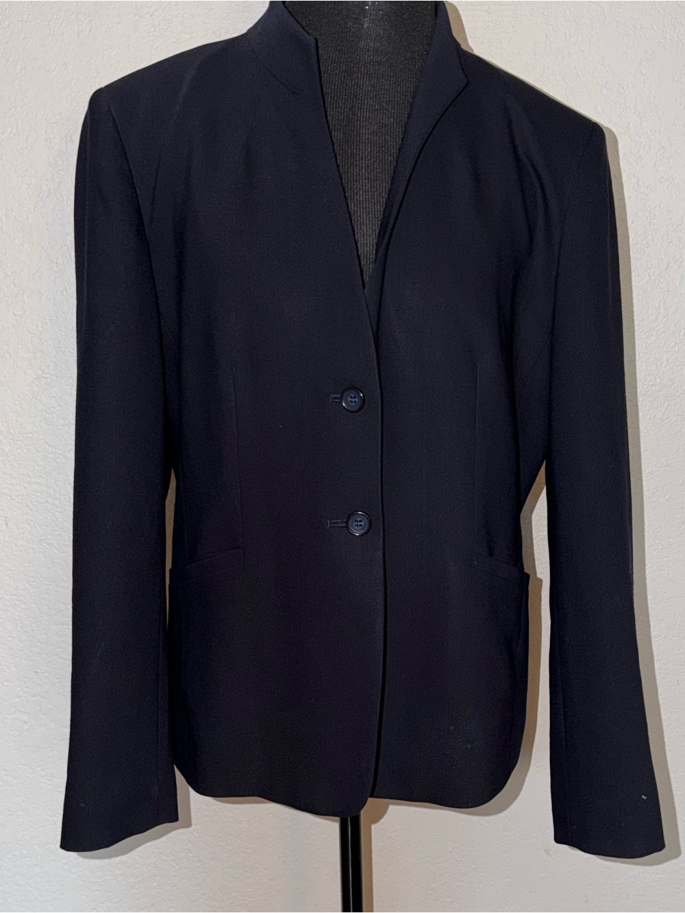Talbots Women's 2 Button Blazer Jacket Size 8  Navy Blue Wool Blend Suit Coat